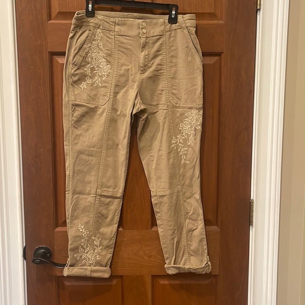 White House Black Market Capri Pants
